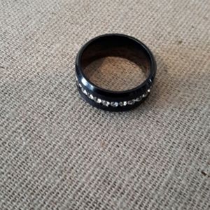 Black ring with crystals